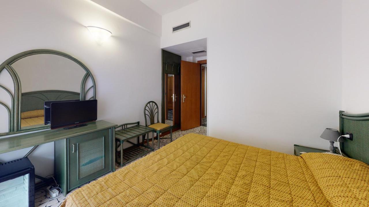 Hotel Zunino Spotorno Exterior photo