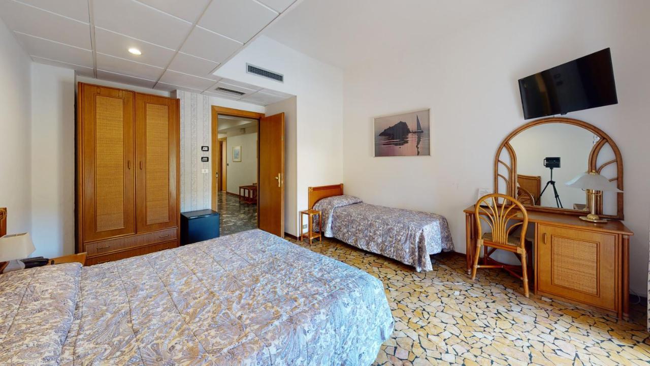 Hotel Zunino Spotorno Exterior photo