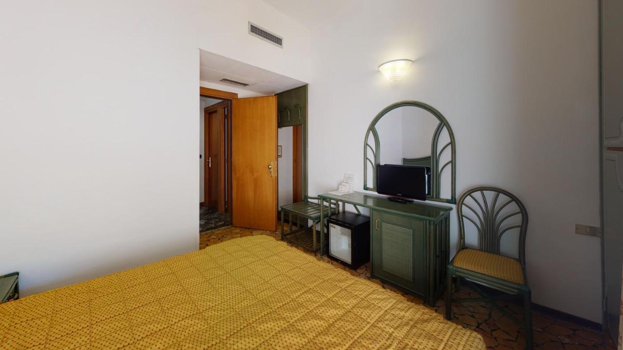 Hotel Zunino Spotorno Exterior photo